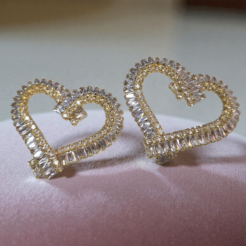 18k Gold Plated Romantic Oversized Zircon Crystal Heart Earrings - Picture 3 of 5